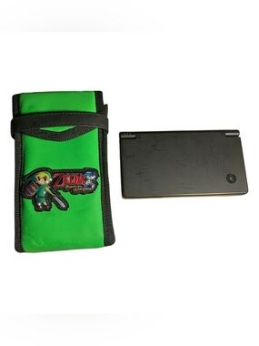 Nintendo Matte Black DSi Foldable Travel Portable Handheld Console W/ Cameras